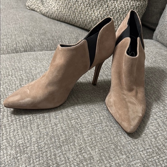 Jessica Simpson Suede Elegant Tan Women's Ankle Boots Sz 8.5 - Picture 1 of 2